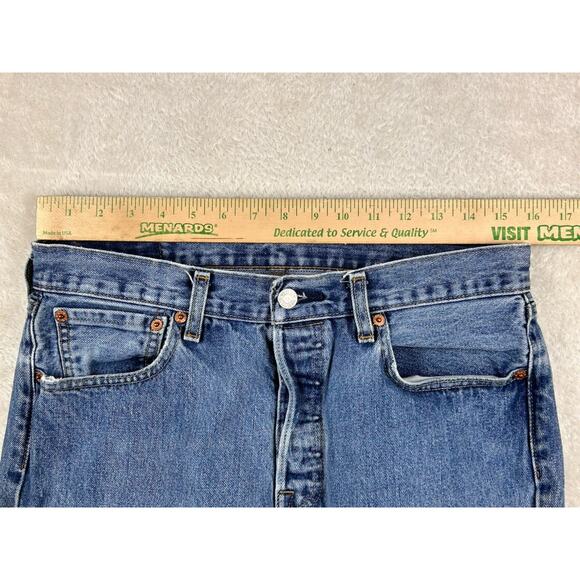 Levi's Mens 501 32x30 Original Straight Fit Jeans Med Wash Waterless Button Fly - Picture 4 of 7